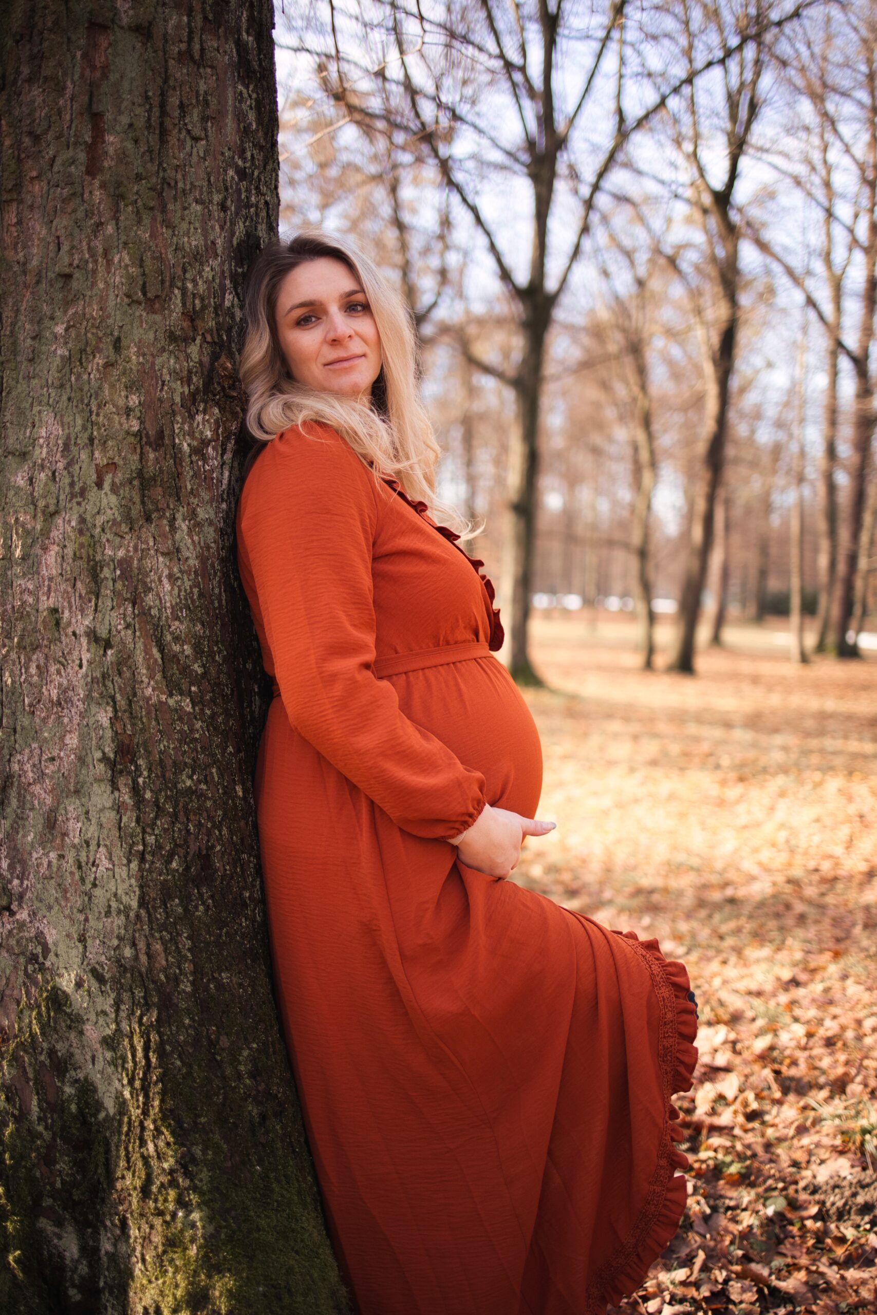 Těhotenská fotografie v přírodě